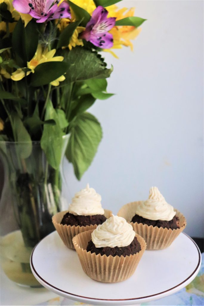 5 Ingredient Vegan Cream Cheese Frosting - Very Vegan Val